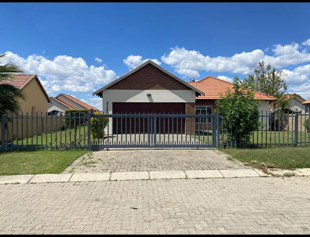 3 BEDROOM HOUSE FOR SALE IN WATERKLOOF EAST